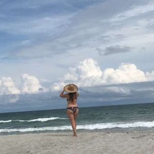 Meet your Posher, Simone